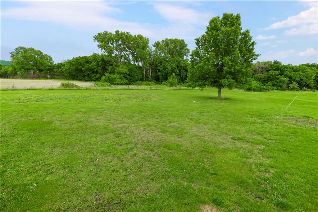 15628 238th St, Tonganoxie, KS 66086