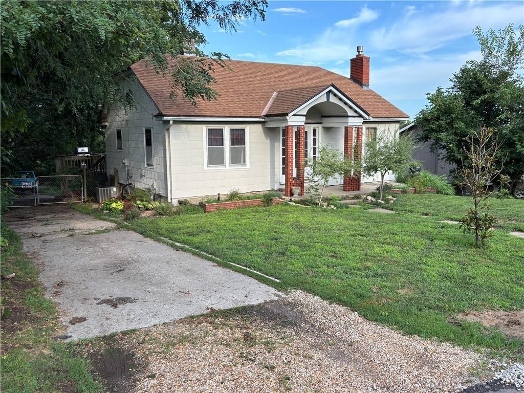 4205 N Kansas Ave, Kansas City, MO 64117