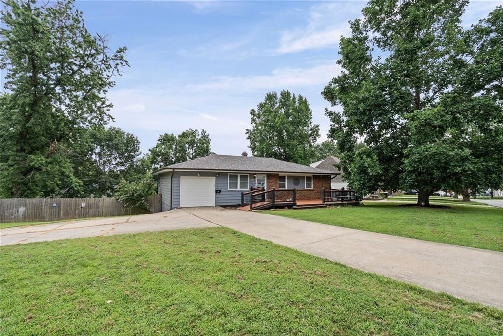 5321 N Richmond Ave, Kansas City, MO 64119