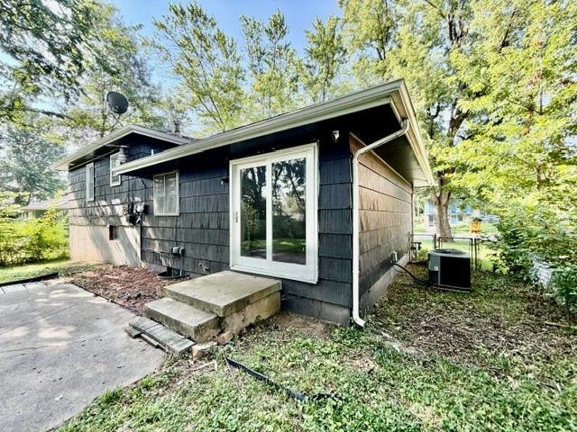 7906 E 93rd St, Kansas City, MO 64138