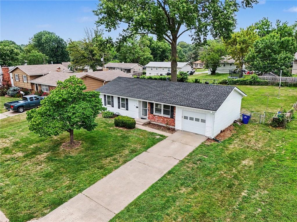 3110 NE 66th St, Gladstone, MO 64119