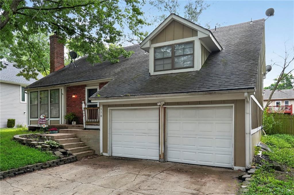 110 E Nelson Cir, Olathe, KS 66061