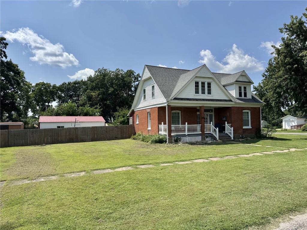 200 S Moulton St, Leeton, MO 64761