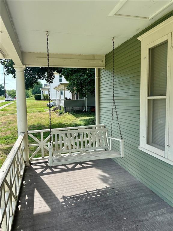 1015 E 2nd St, Maryville, MO 64468