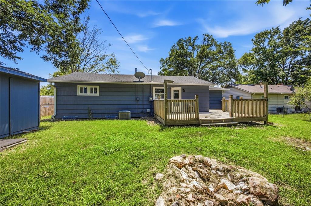 104 Bowman St, Harrisonville, MO 64701