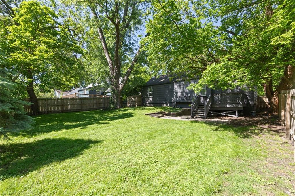 6739 Roe Ave, Prairie Village, KS 66208