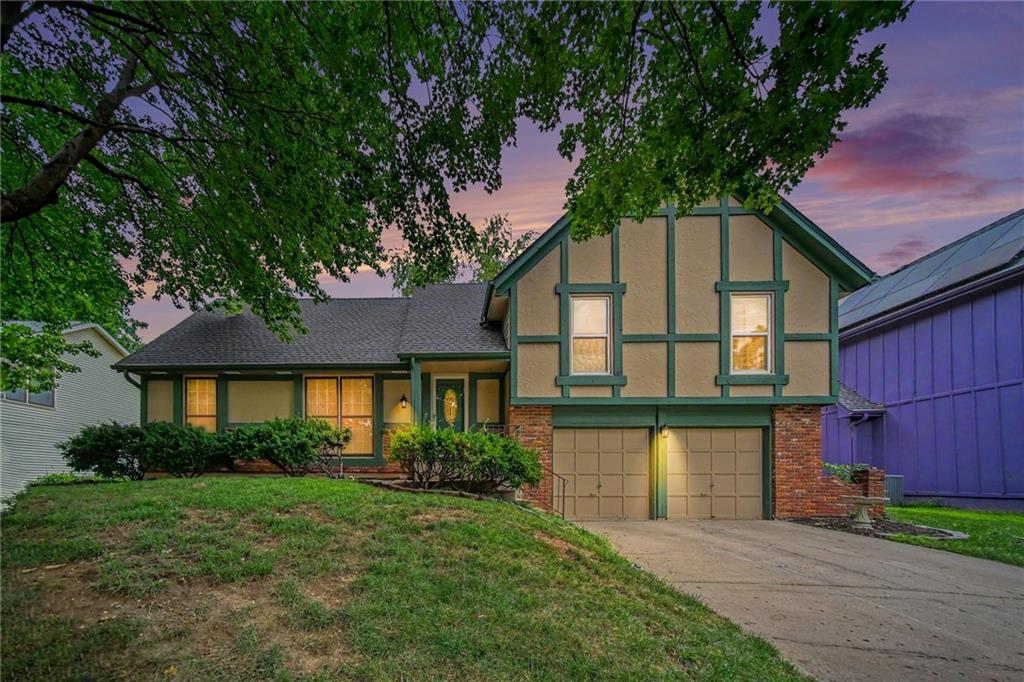 12904 W 70th Ter, Shawnee, KS 66216