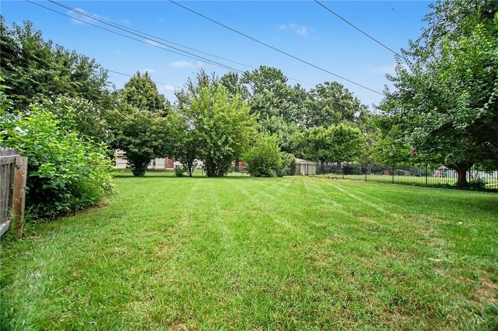 12904 W 70th Ter, Shawnee, KS 66216