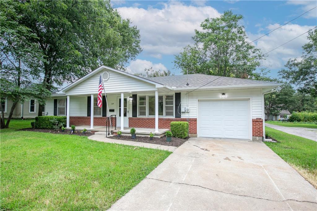 109 Delaware St, Butler, MO 64730