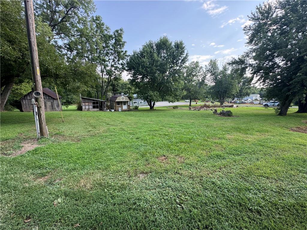 402 E 3rd St, Mound City, MO 64470