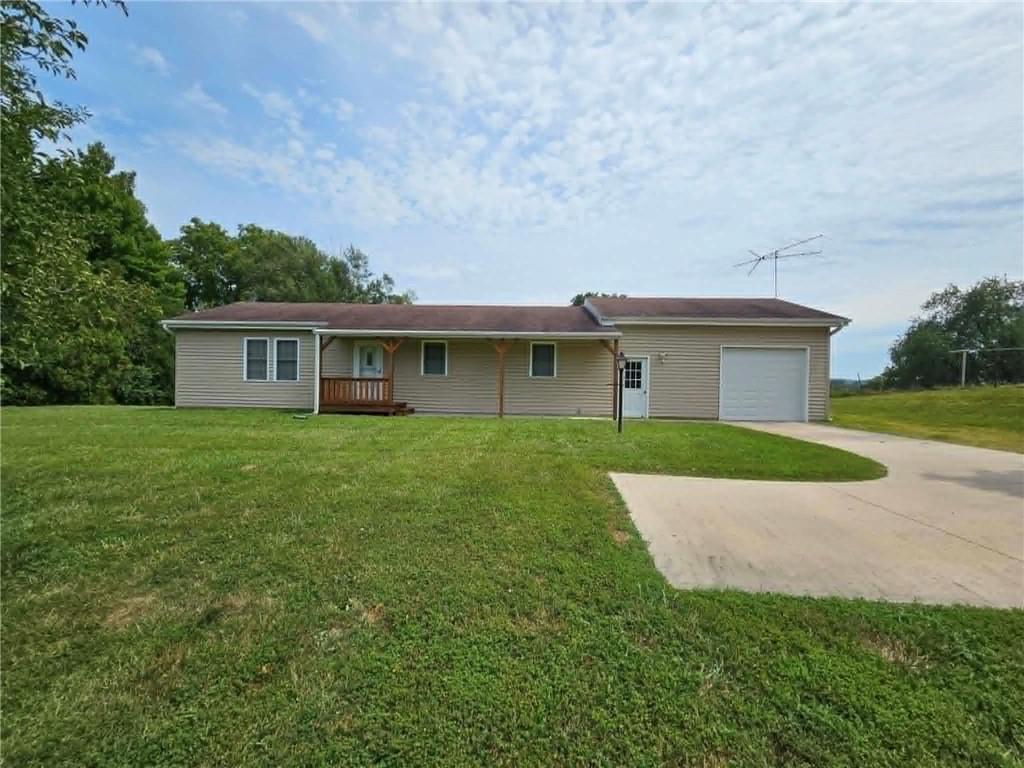 9807 SW State Route Jj Hw, St Joseph, MO 64504