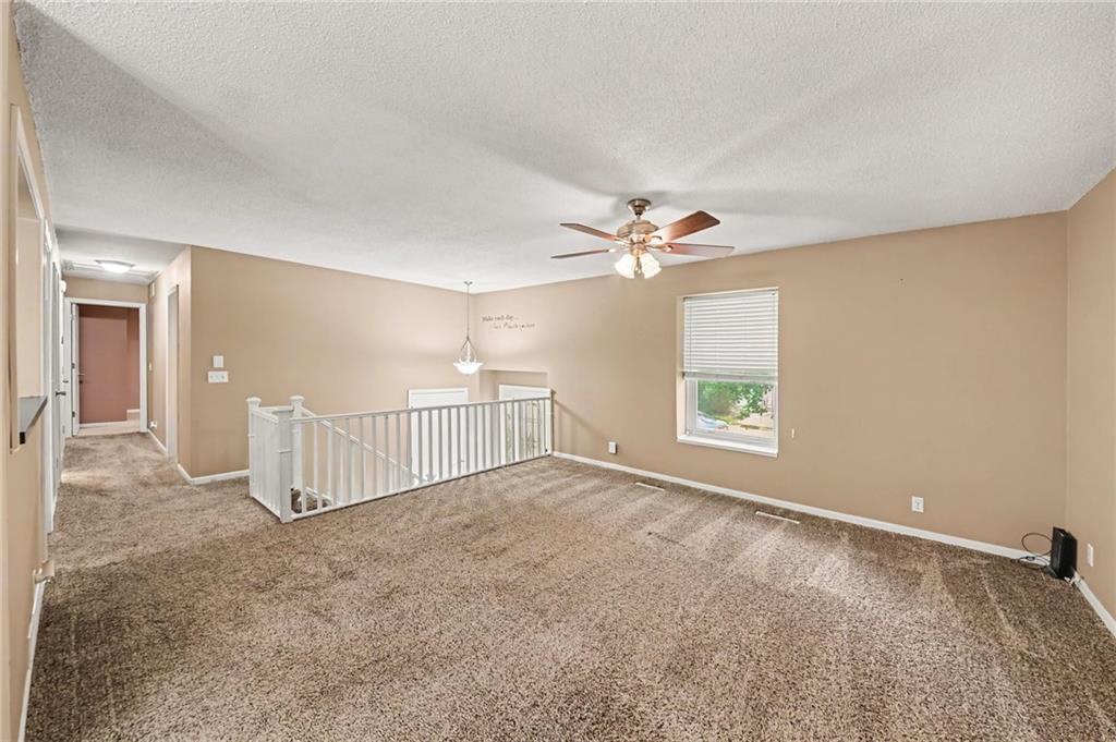 6112 Appaloosa Ln, St Joseph, MO 64506