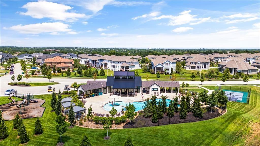 3945 W 158th Pl, Overland Park, KS 66224