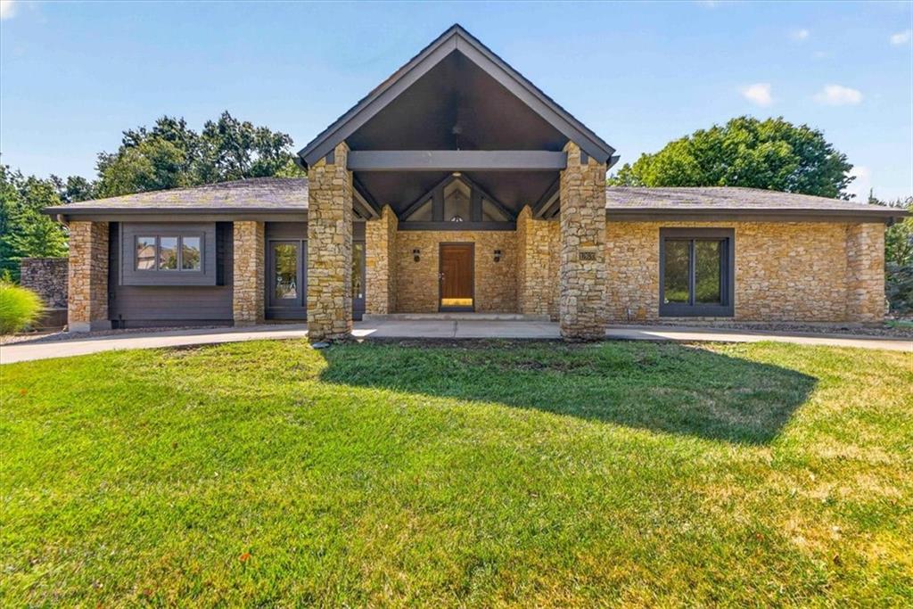 12639 Juniper Cir, Leawood, KS 66209