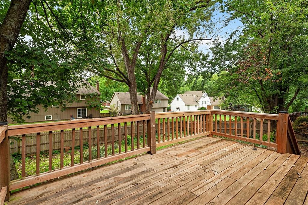 7806 Caenen St, Lenexa, KS 66216