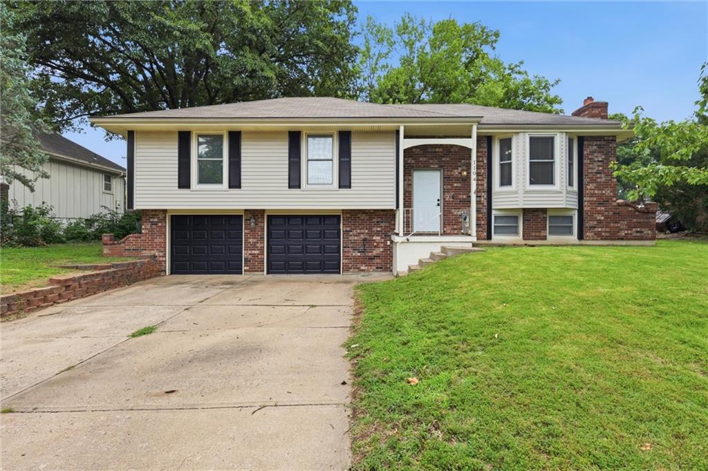 1104 SE Alice St, Blue Springs, MO 64014
