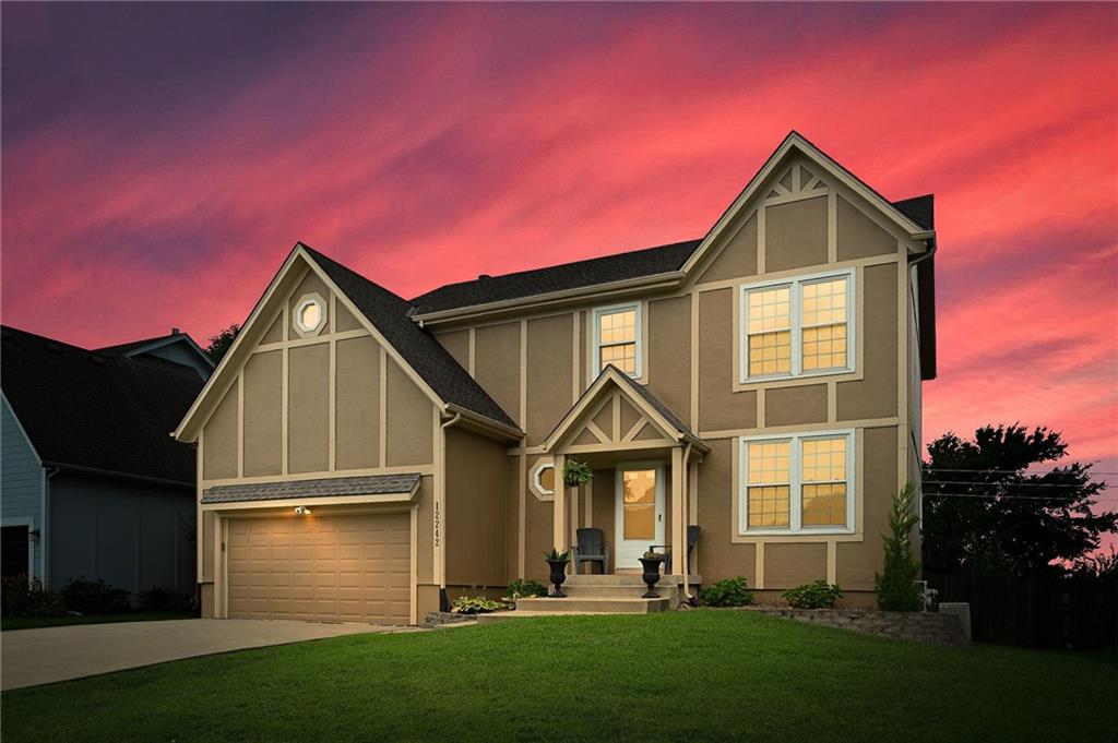 12242 S Shannan Ln, Olathe, KS 66062