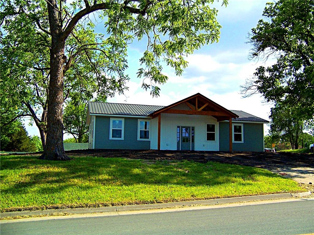 163 N Second St, Union Star, MO 64494