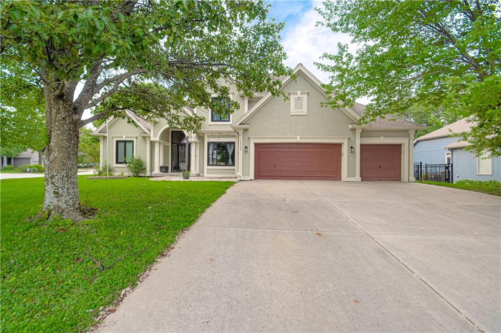14255 NW 65th Pl, Parkville, MO 64152