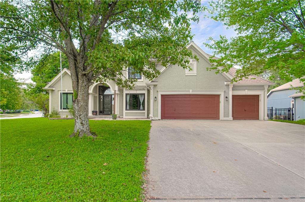 14255 NW 65th Pl, Parkville, MO 64152