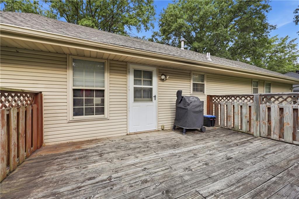 1712 SW 20th St, Blue Springs, MO 64015