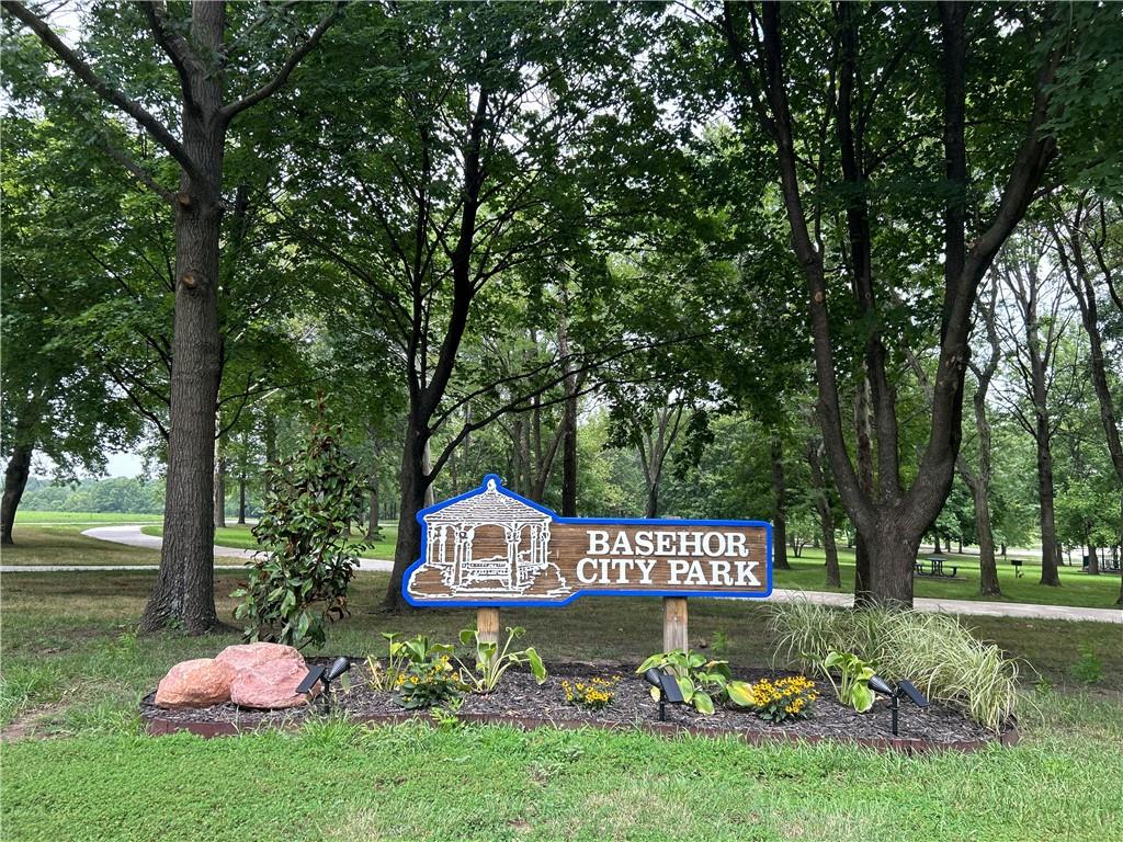 3023 N 157th St, Basehor, KS 66007