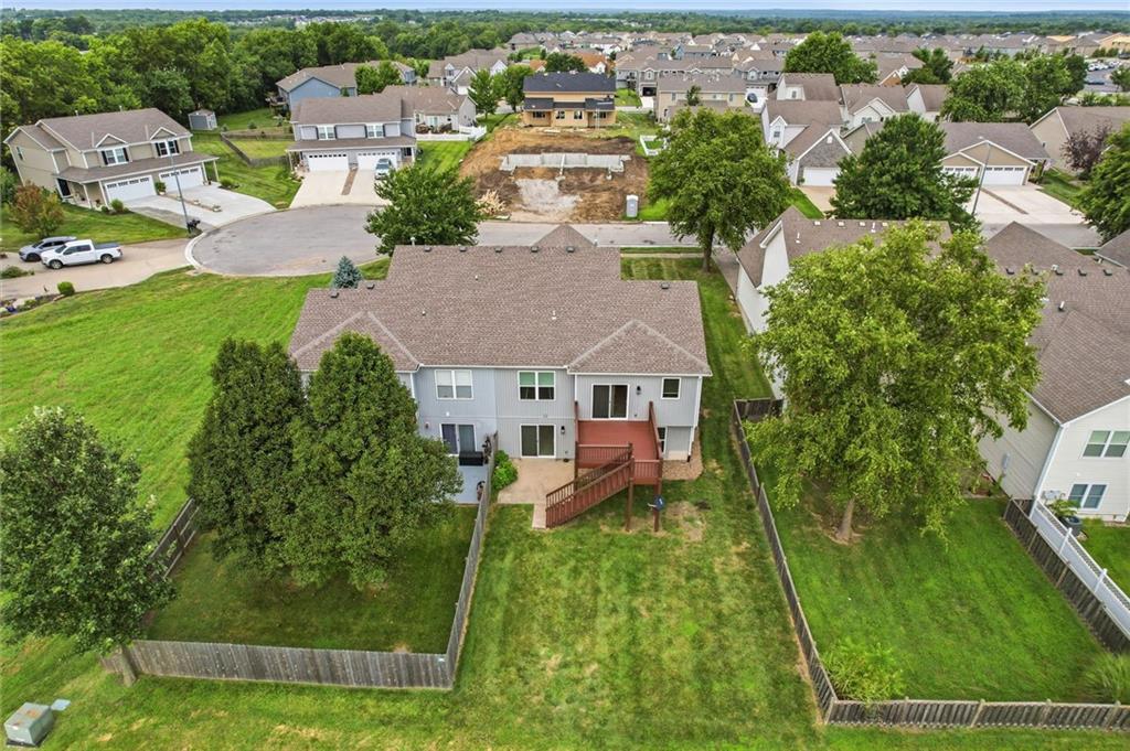 1311 N 158th Ct, Basehor, KS 66007
