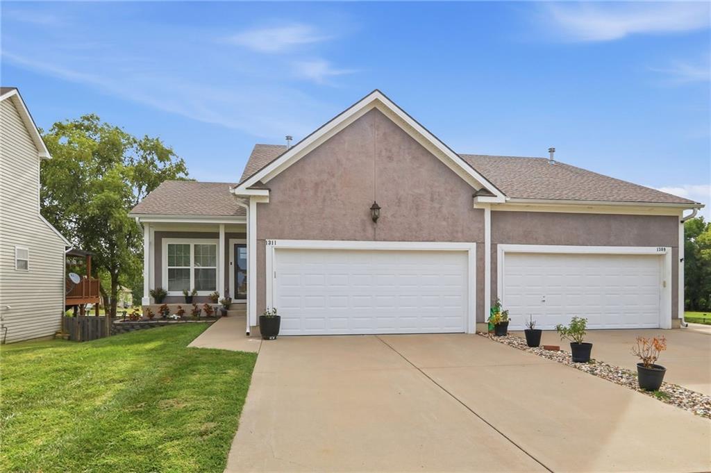 1311 N 158th Ct, Basehor, KS 66007