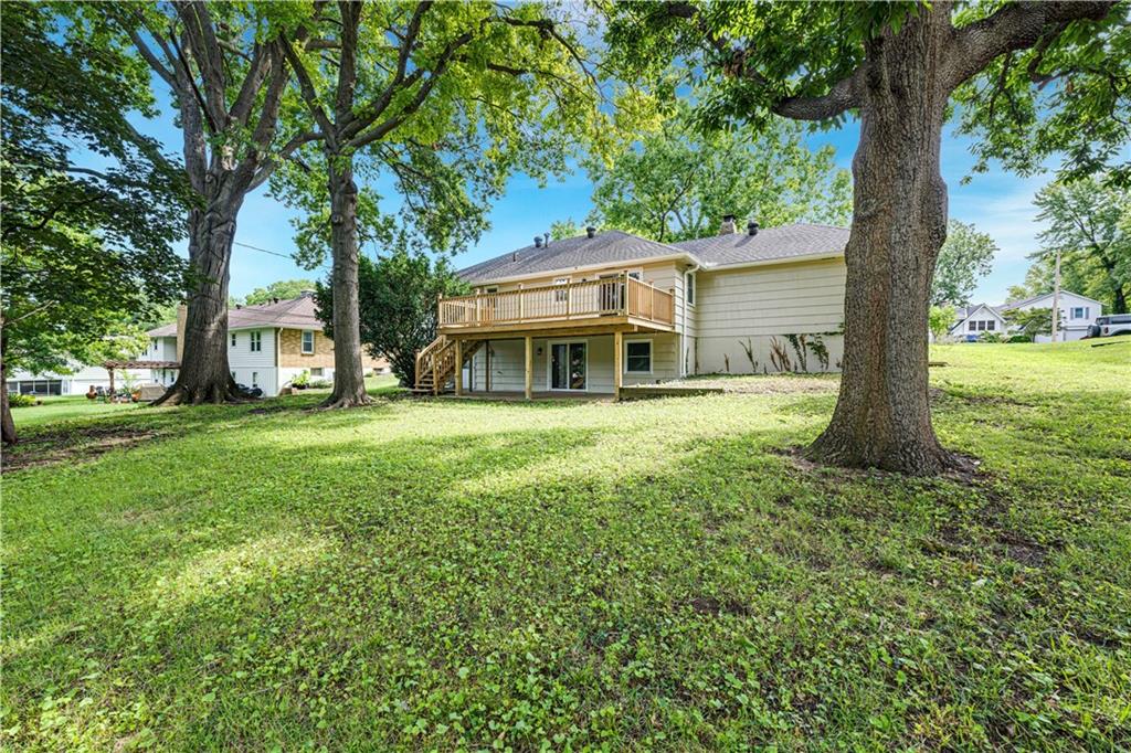 7404 Willow Ave, Raytown, MO 64133