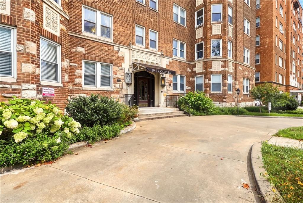 309 E Emanuel Cleaver Blvd #404, Kansas City, MO 64112