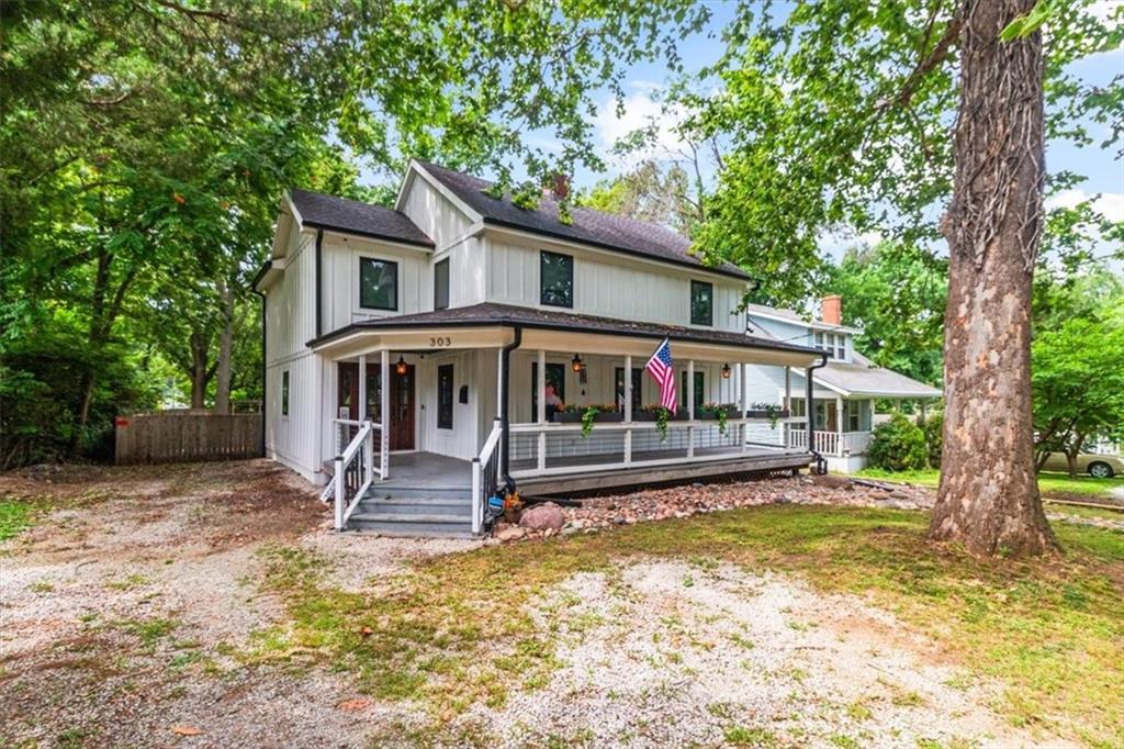303 SW 2nd St, Lee's Summit, MO 64063