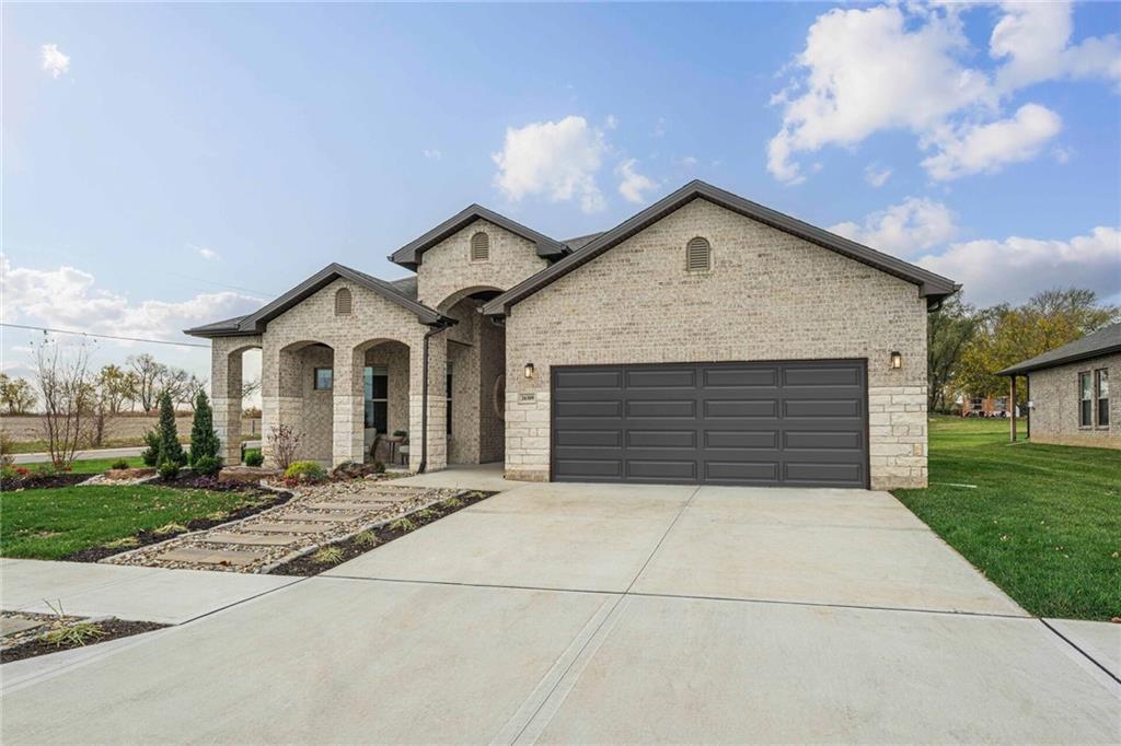 18510 W 195th Ter, Spring Hill, KS 66083