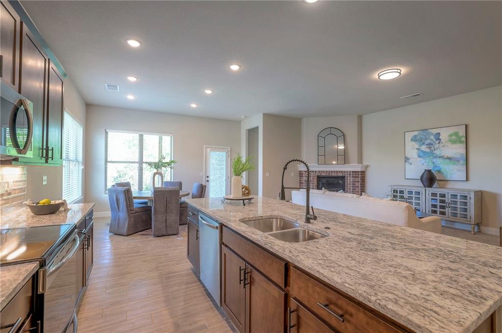 18460 W 195 Ter, Spring Hill, KS 66083