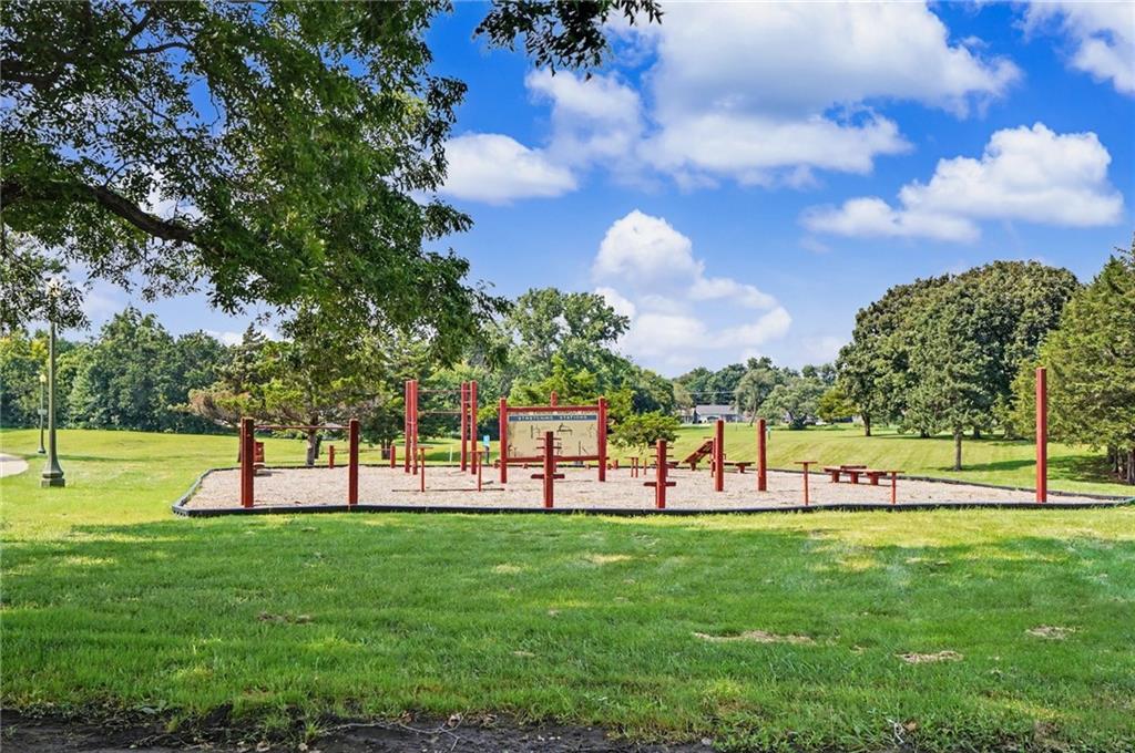 1229 S Elm St, Ottawa, KS 66067