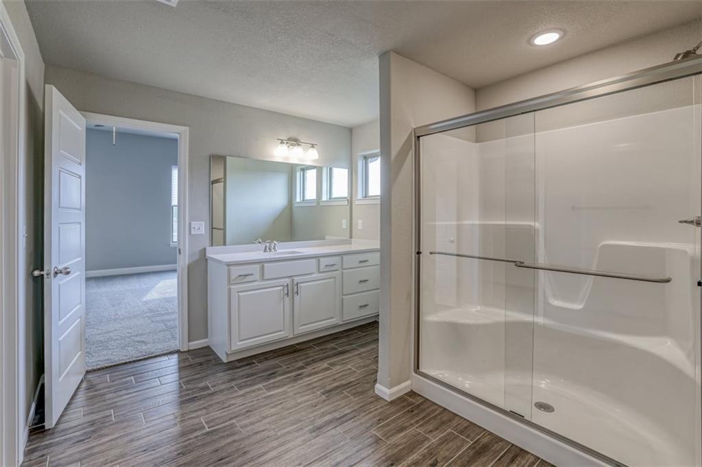 18430 W 195th Ter, Spring Hill, KS 66083