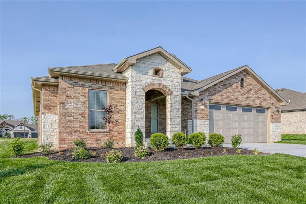 18430 W 195th Ter, Spring Hill, KS 66083