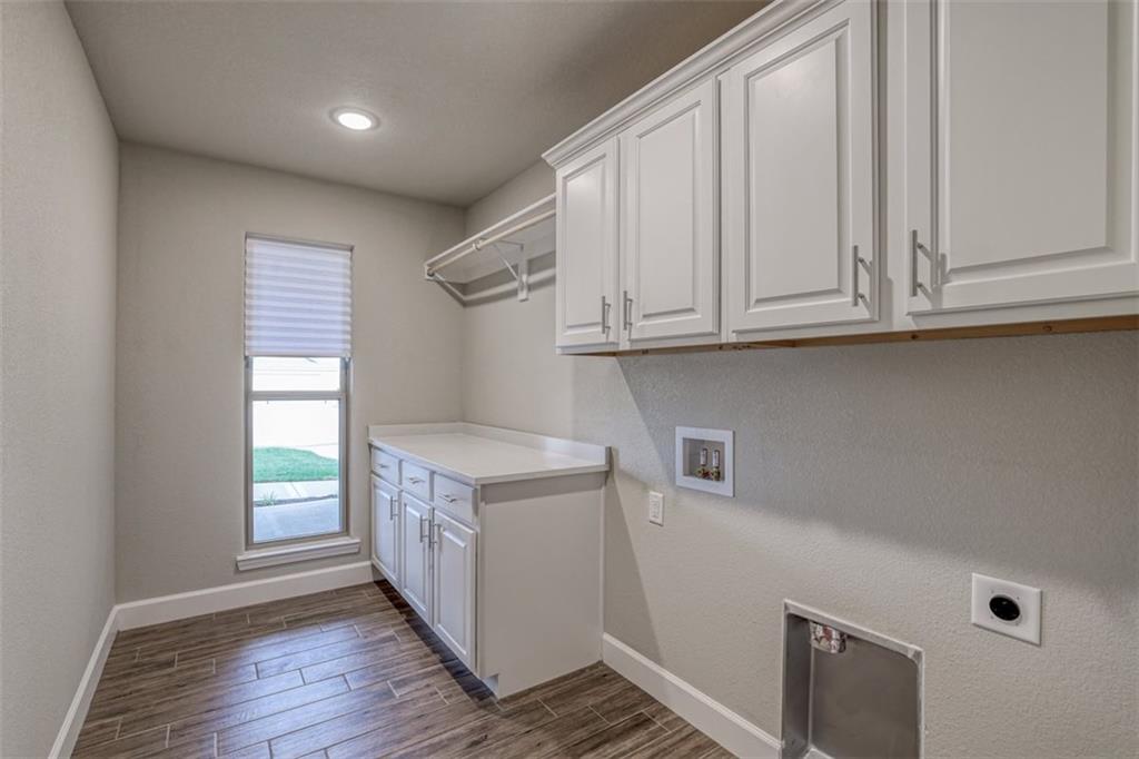 18430 W 195th Ter, Spring Hill, KS 66083