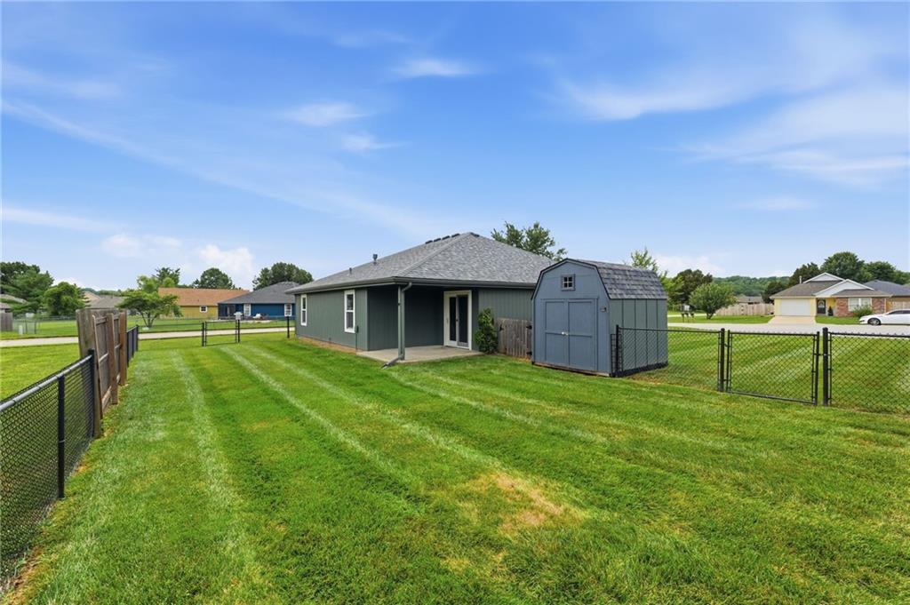 103 SW Blue Branch Cir, Grain Valley, MO 64029