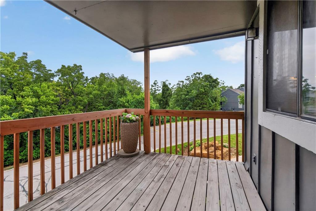 12726 W 110th Ter, Overland Park, KS 66210