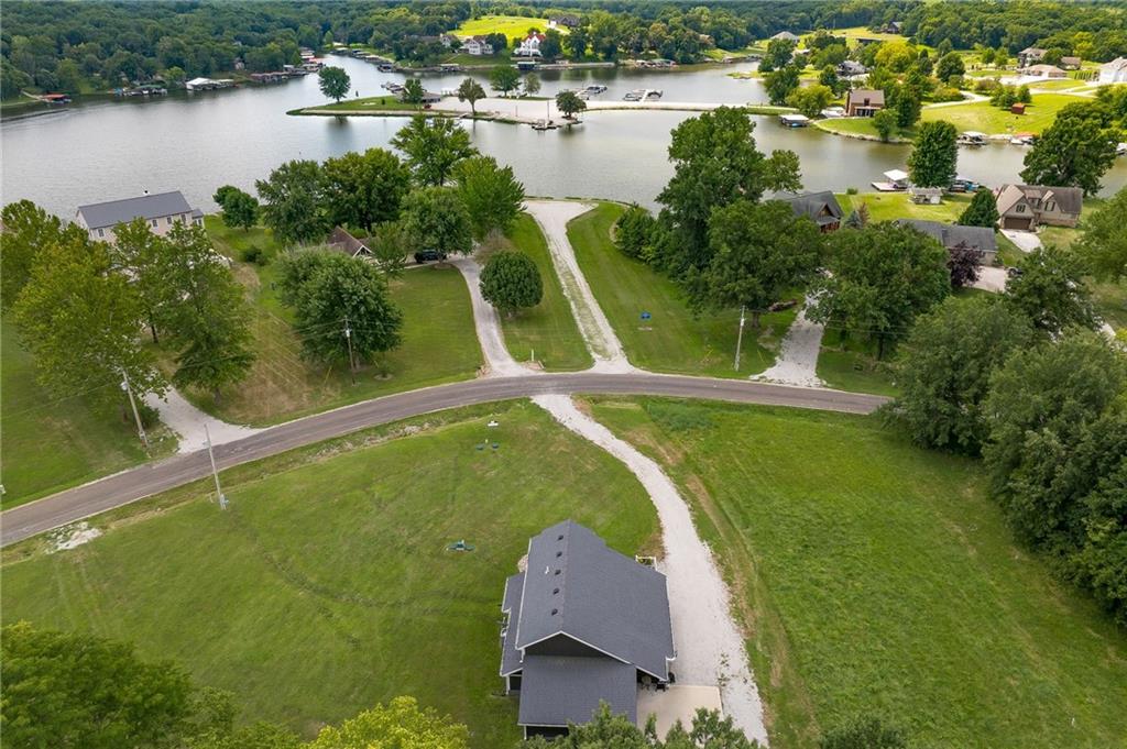 921 Lake Viking Ter, Altamont, MO 64640
