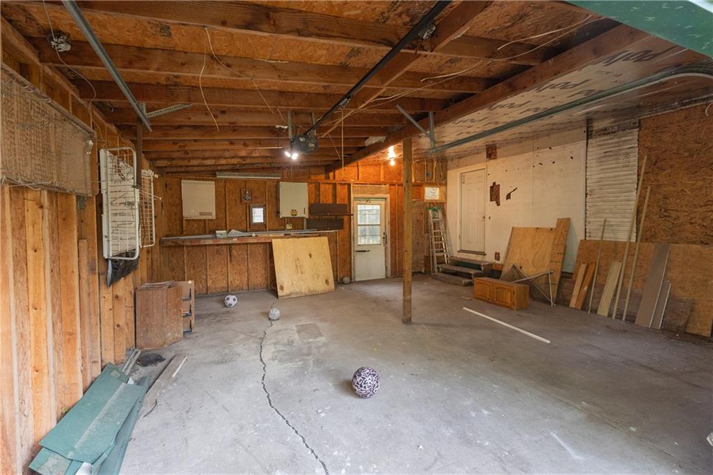 213 W 7th St, Cherryvale, KS 67335