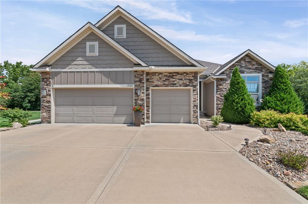 13365 N Silver Ridge Dr, Platte City, MO 64079