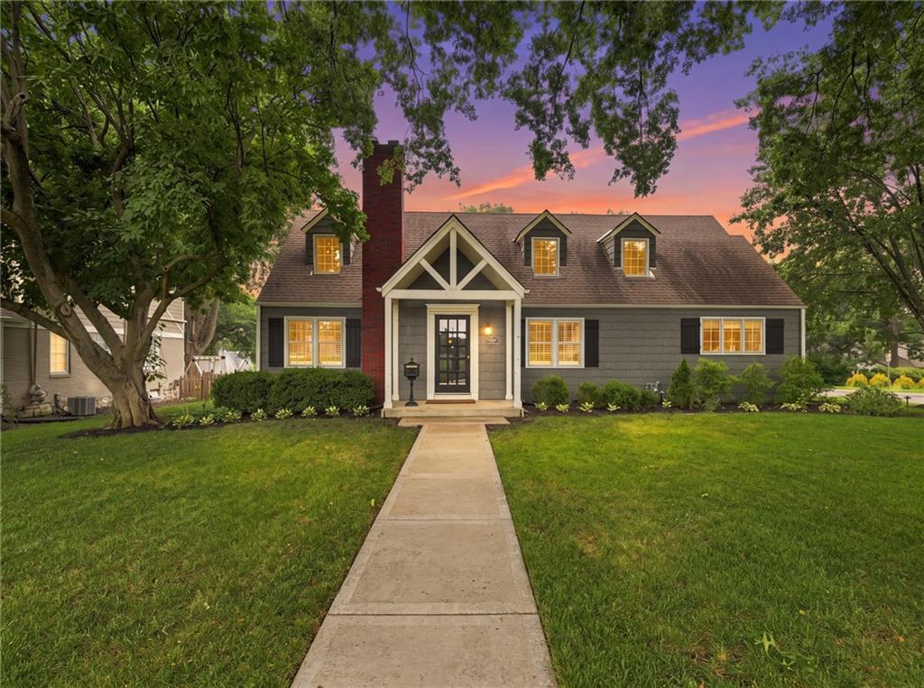 2625 W 50th St, Westwood, KS 66205