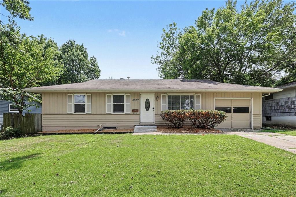 6307 E 154th Ter, Grandview, MO 64030