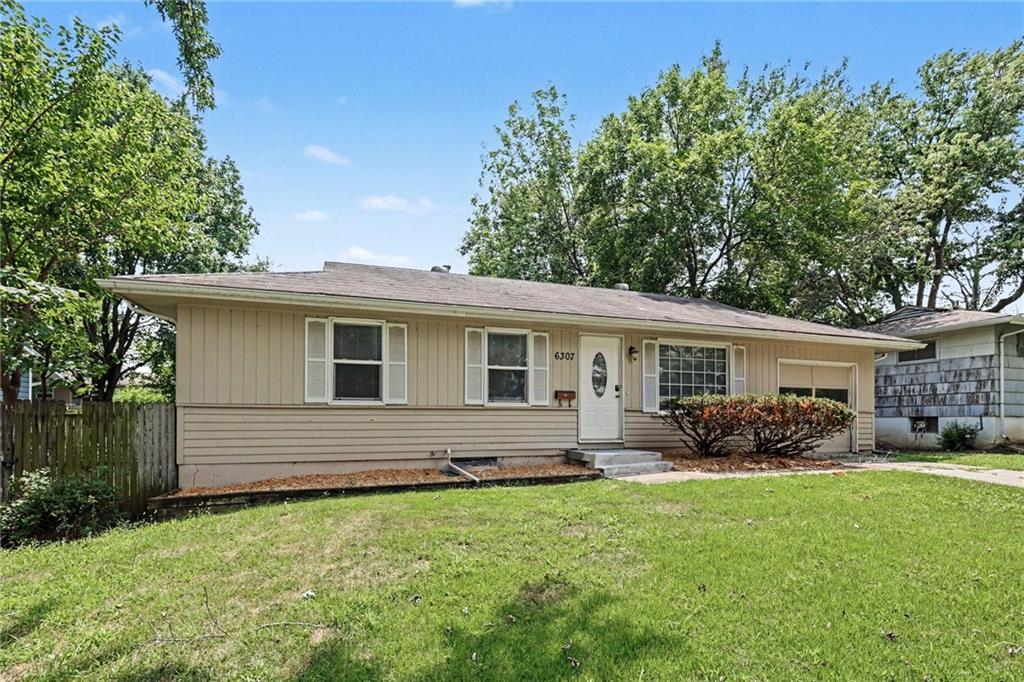 6307 E 154th Ter, Grandview, MO 64030