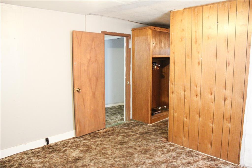 203 E Elm St, Clinton, MO 64735