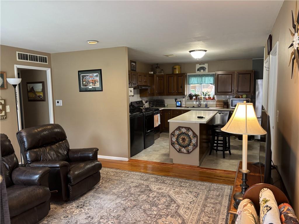714 W Thompson St, Maryville, MO 64468