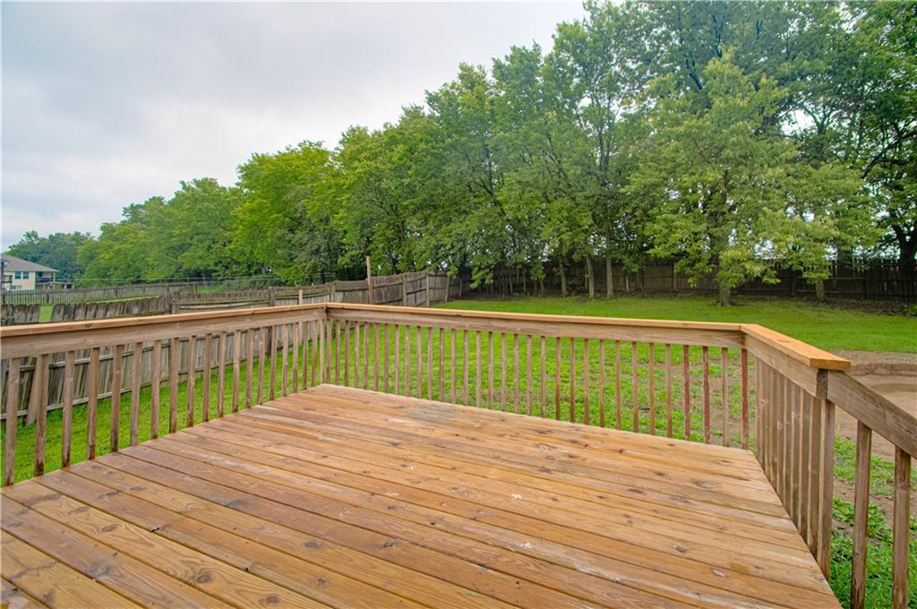 3207 Steel Wheel Dr, Harrisonville, MO 64701