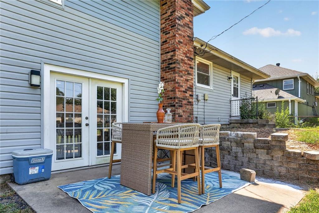 814 NE Mulberry St, Lee's Summit, MO 64086