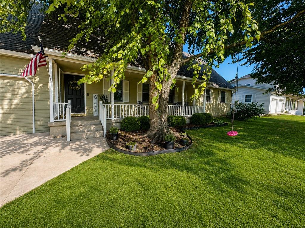 1735 S Ash St, Ottawa, KS 66067